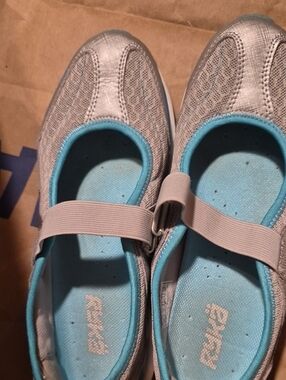 Womens RYKA size 9
